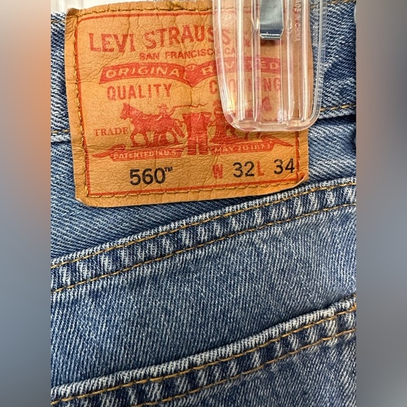 Levi’s Cut Off Denim Frayed Hem Women's Shorts - Picture 3 of 4